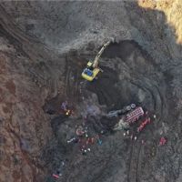 一尾礦干堆場坍塌 5人被埋！當?shù)亟M織上百人展開救援